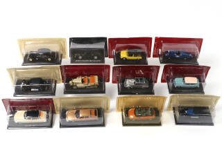 Lot 268 - DIVERS (12)