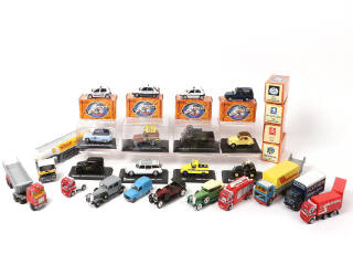 Lot 331 - DIVERS (27)