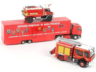 Lot 99 - DIVERS (3)