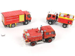 Lot 100 - DIVERS (3)