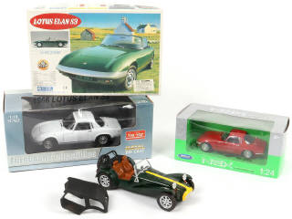 Lot 93 - DIVERS (4)