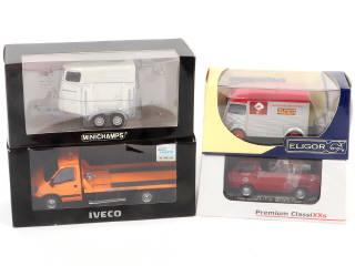 Lot 116 - DIVERS (4)