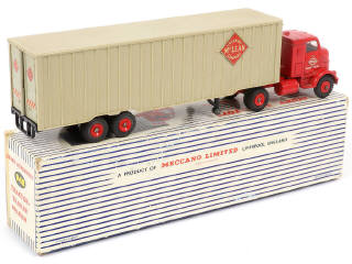 Lot 203 - DINKY TOYS (GB) (1)