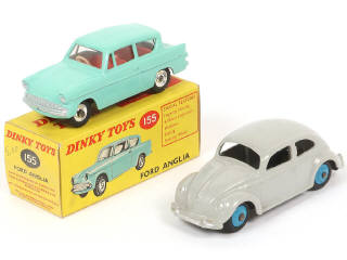 Lot 221 - DINKY TOYS (GB) (2)