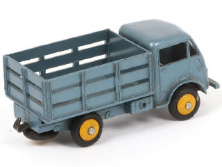 Lot 270 - DINKY TOYS (FRANCE) (1)