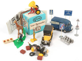 Lot 103 - DIVERS (30)