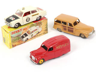 Lot 236 - DINKY TOYS (GB) (3)