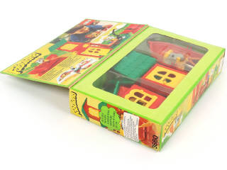 Lot 240 - LEGO (DANEMARK) (1)