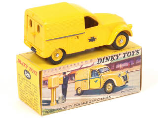 Lot 443 - DINKY TOYS (FRANCE) (1)