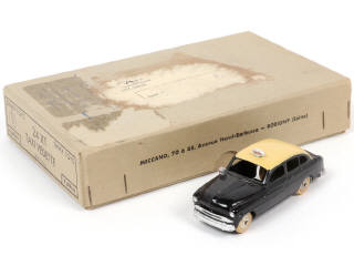 Lot 333 - DINKY TOYS (FRANCE) (2)