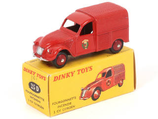 Lot 373 - DINKY TOYS (FRANCE) (1)