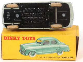 Lot 372 - DINKY TOYS (FRANCE) (1)