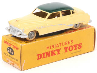 Lot 376 - DINKY TOYS (FRANCE) (1)