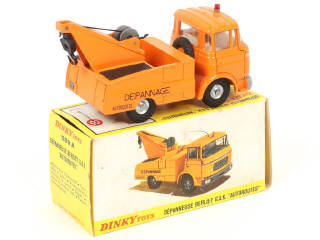 Lot 482 - DINKY TOYS (FRANCE) (1)