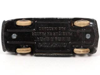 Lot 330 - DINKY TOYS (FRANCE) (1)