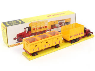 Lot 498 - DINKY TOYS (FRANCE) (1)