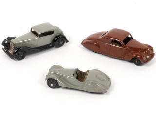 Lot 362 - DINKY TOYS (GB) (3)