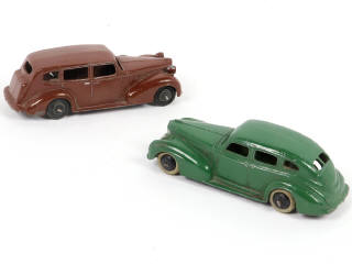Lot 358 - DINKY TOYS (GB) (2)