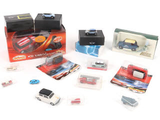 Lot 80 - DIVERS (13)