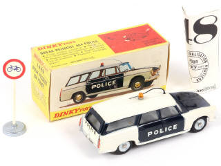 Lot 384 - DINKY TOYS (FRANCE) (1)