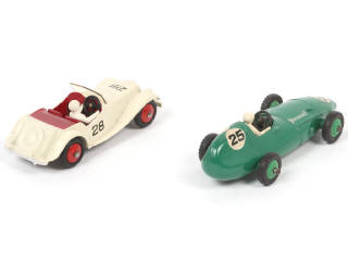 Lot 340 - DINKY TOYS (GB) (2)