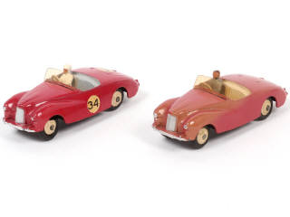 Lot 338 - DINKY TOYS (GB) (2)