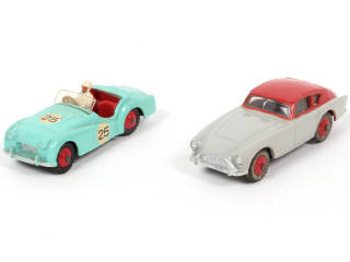 Lot 341 - DINKY TOYS (GB) (2)
