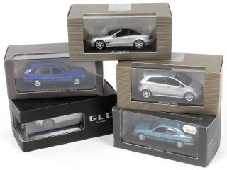 Lot 117 - DIVERS (5)