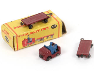 Lot 336 - DINKY TOYS (GB) (2)