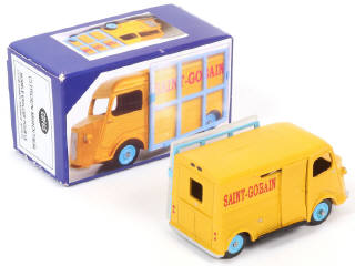 Lot 330 - CLUB DINKY FRANCE (1)