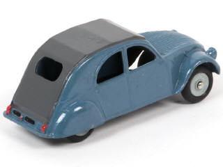 Lot 358 - DINKY TOYS (FRANCE) (1)