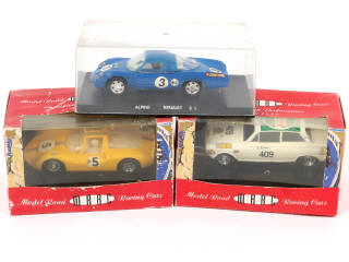 Lot 94 - DIVERS (3)