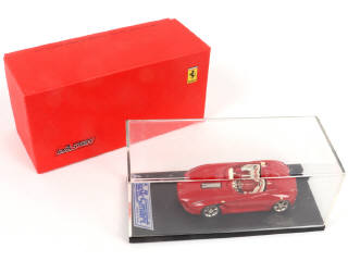 Lot 126 - DIVERS (3)