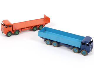 Lot 368 - DINKY TOYS (GB) (2)