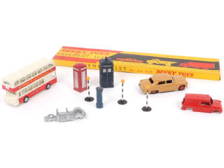 Lot 369 - DINKY TOYS (GB) (11)