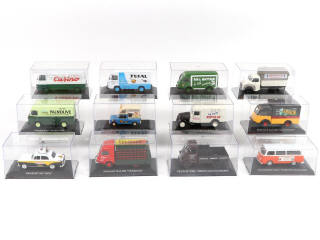 Lot 302 - DIVERS (12)