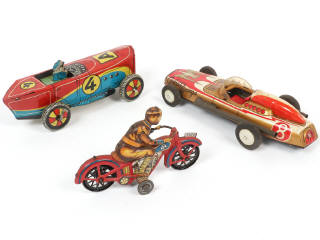 Lot 94 - DIVERS (3)