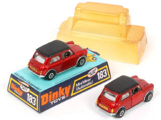 Lot 287 - DINKY TOYS (GB) (2)
