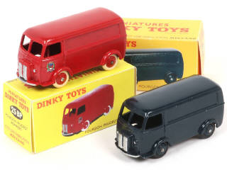 Lot 260 - DIVERS (2)