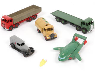 Lot 294 - DINKY TOYS (GB) (5)