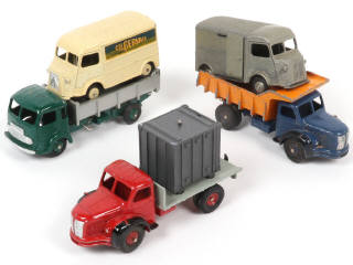 Lot 366 - DINKY TOYS (FRANCE) (5)