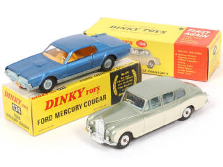 Lot 286 - DINKY TOYS (GB) (2)