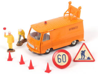 Lot 314 - DINKY TOYS (FRANCE) (1)