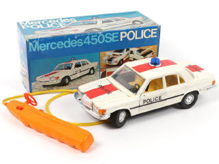 Lot 65 - DIVERS (HONG KONG) (1)