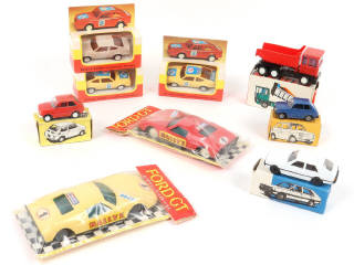 Lot 164 - DIVERS (9)