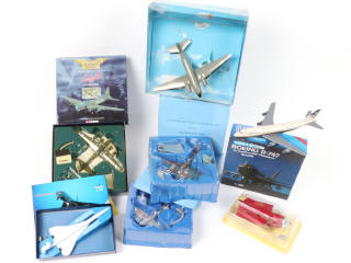Lot 47 - DIVERS (7)