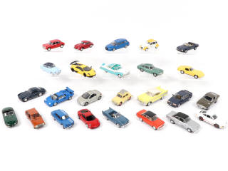 Lot 103 - DIVERS (25)