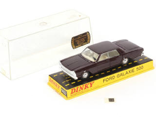 Lot 331 - DINKY TOYS (FRANCE) (1)