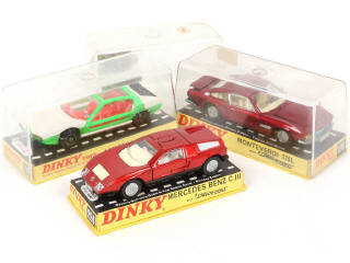 Lot 252 - DINKY TOYS (GB) (3)