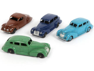 Lot 260 - DINKY TOYS (GB) (4)